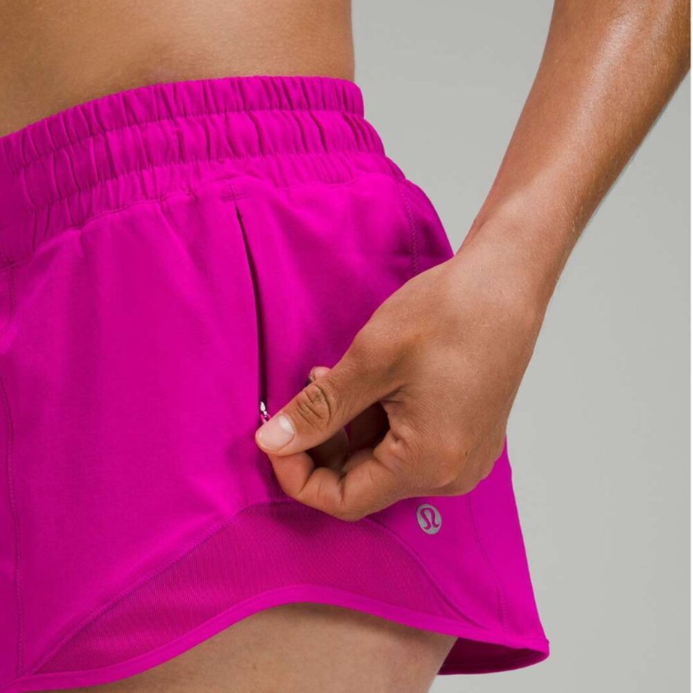 Lululemon Hotty Hot Low-Rise Lined Short 2.5" - Purple Highlight